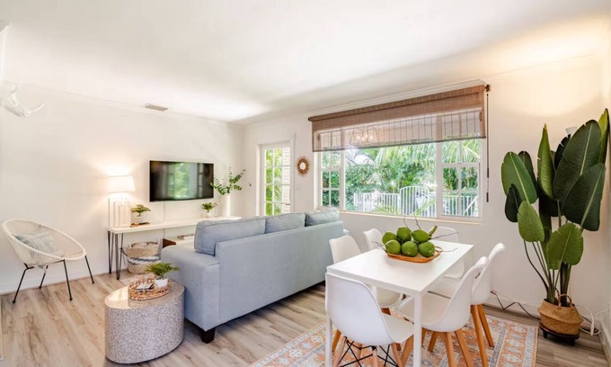 Parker Ridge Casa | 3-bedroom house in lovely West Palm Beach with Fast WiFi, KING Bed