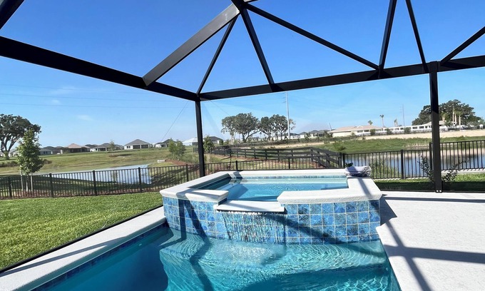 Okahumpka Casa | 3-bedroom house with Pool and Spa in The Villages with great views and privacy.