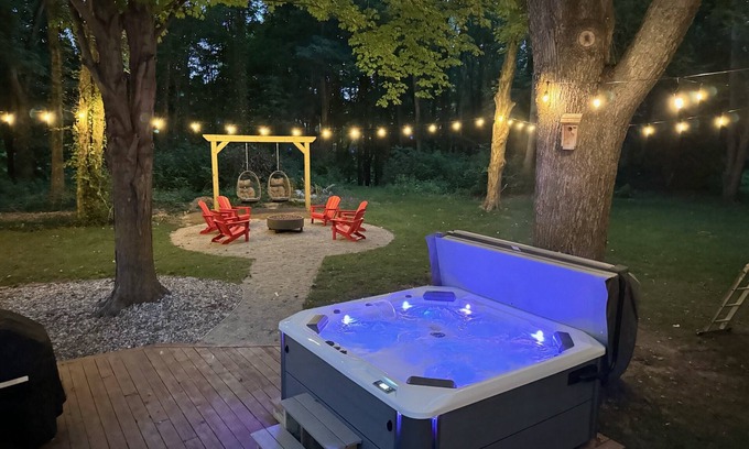 Fennville Casa | 3-bedroom house with theater-game room-pet friendly in beautiful Fennville