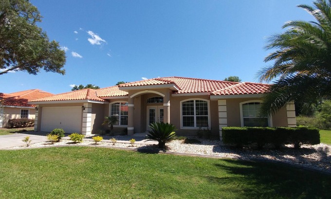 Inverness Casa | 3-bedroom house with private pool.