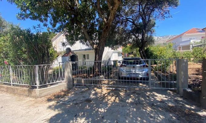 Orebic Villa | Villa de 3 dormitorios, uno en planta baja, jardín, zona tranquila, a 5 minutos a pie del mar
