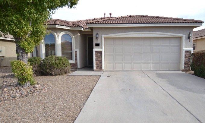 Sierra Vista Casa | 3-Bedroom in Summit Heights