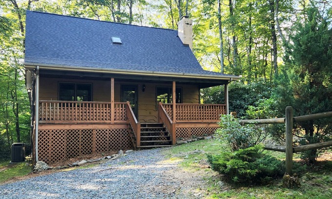 Boone Casa | 3-bedroom, King Beds, Dog-friendly, Skiing, Blowing Rock, Tweetsie, Boone, ASU