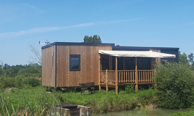 Mont-pres-Chambord Casa | 3-bedroom lakeside cottage