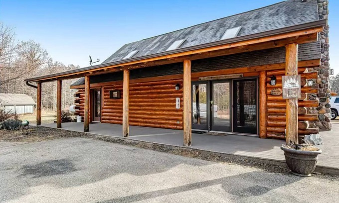 New Lisbon Cabina | 3-bedroom Lodge cabin in lovely New Lisbon