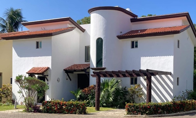 Playacar Villa | 3 dormitorios Villa de Lujo 5 minutos a pie de la 5ta avenida y la playa