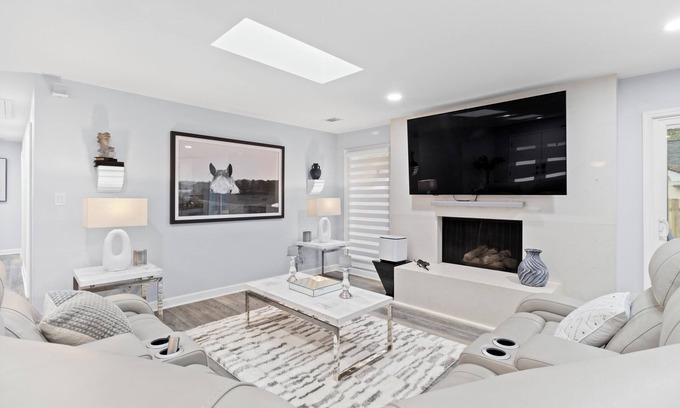 Peachtree City Casa | 3-bedroom Luxury House in Family-friendly Peachtree City with Golf-cart Option