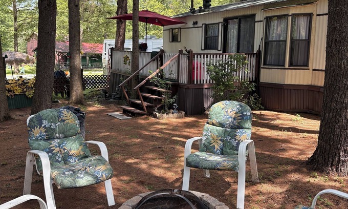 White Mills Casa | 3-bedroom mobile home in charming Hawley with AC