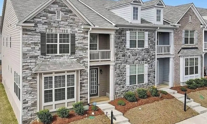 Fairburn Casa | 3-bedroom Modern Townhome just outside Atlanta