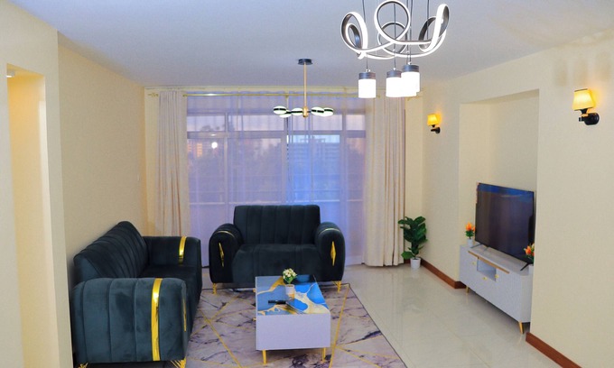 Nairobi Cama Y Desayuno | 3 BEDROOM Morningside Green apartment, USIU road. Behind safari park hotel