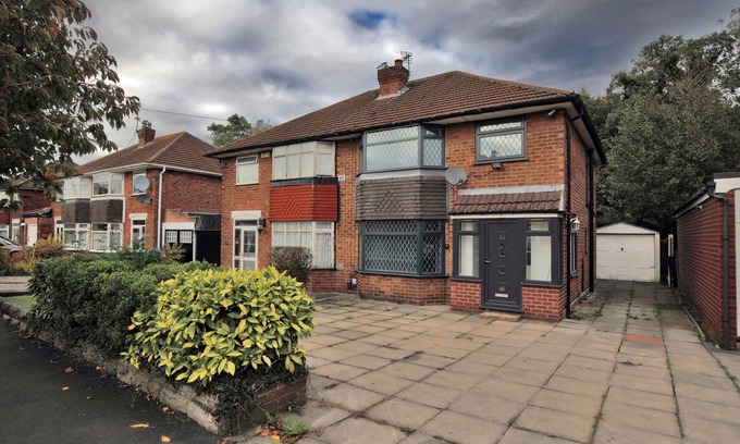 Cheadle Casa | Spacious House for Relocating - Workers - Families