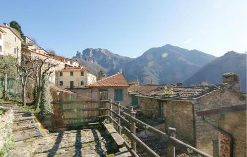 Stazzema Apartamento | 3 Bedroom Nice Apartment In Stazzema