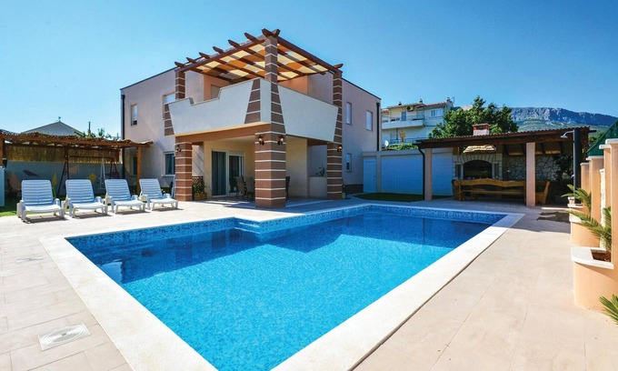 Vranjic Casa | Preciosa casa en Solin con cocina