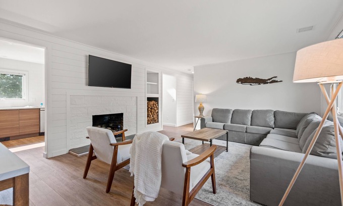 Southold Casa | 3 Bedroom NoFo Home