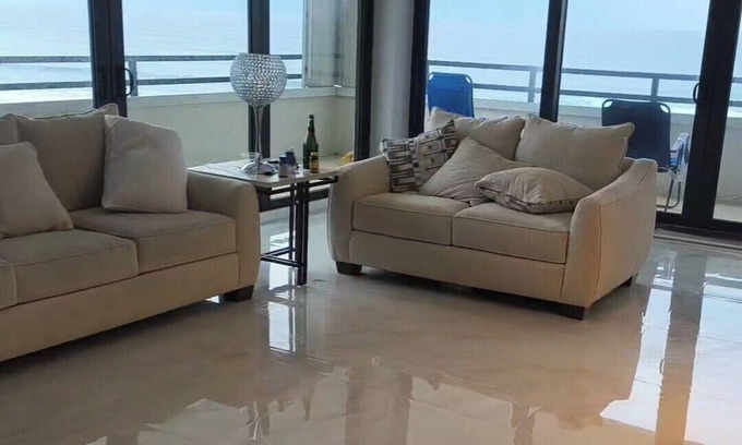 South Palm Beach Condominio | 3-bedroom Oceanfront Palm Beach Condo with Pool & Steps to the Beach
