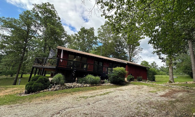 Elk Creek Casa | 3-bedroom Pet Friendly home on 14 acres with trails and seasonal creeks.