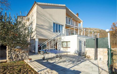 Muc Casa | 3 Bedroom Pet Friendly Home In Neoric