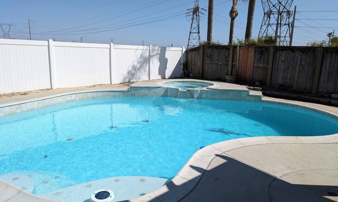 Ontario Casa | 3-bedroom pool house in amazing Ontario with WiFi, AC. Start your getaway now