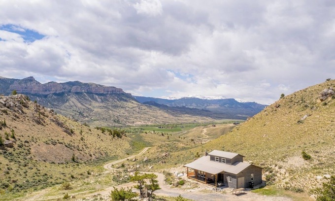 Cody Cabina | Vistas impresionantes! Aislado! Entre Cody y Yellowstone!