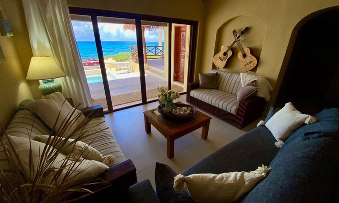 La Gloria Casa | 3 Bedroom Private Home with Pool!