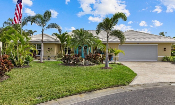 Plantation Casa | "3-Bedroom Retreat in Venice with Scenic Views!"