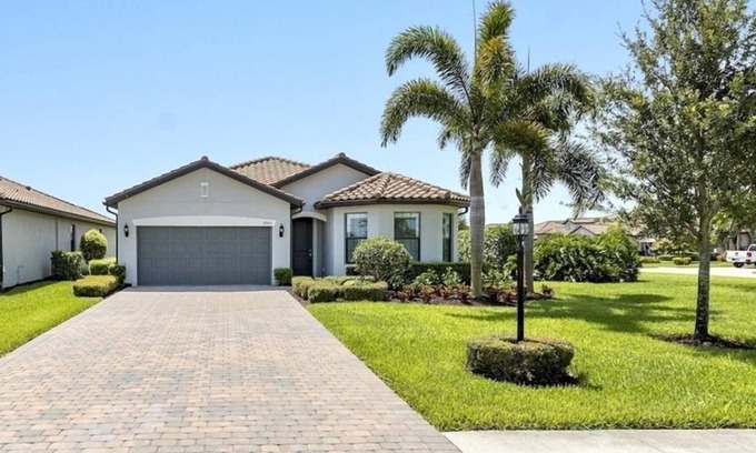 Estero Apartamento | 3 Bedroom Single family 428837 by Houzlet