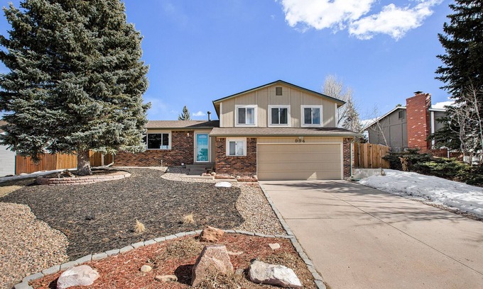 Castle Rock Casa | 3 Bedroom Spacious Home with Garage and Newer Furnishings!