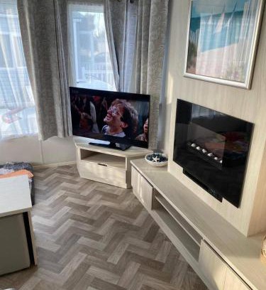 Rhyl Chalet De Esquí | 3 Bedroom stunning Caravan Justin