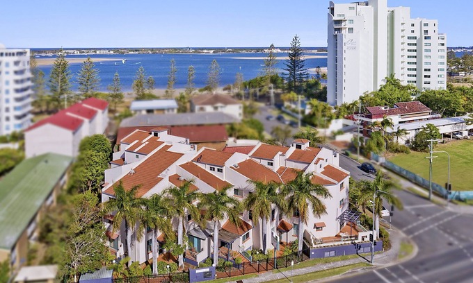 Labrador Casa | 3 bedroom sub-penthouse! Full GC experience
