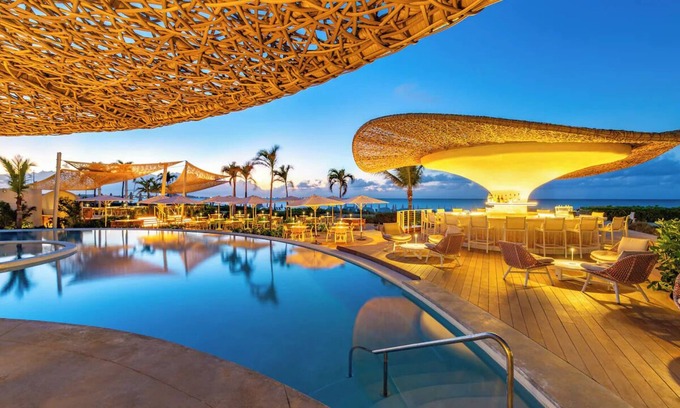 Grace Bay Hotel | 3-bedroom Deluxe Oceanfront Suite at The Palms, Free Parking & Infinity Pool