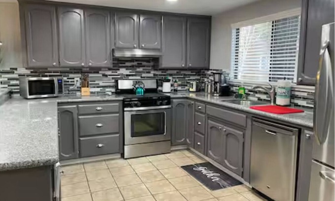 Modesto Casa | 3-bedroom townhome in tranquil Modesto with AC