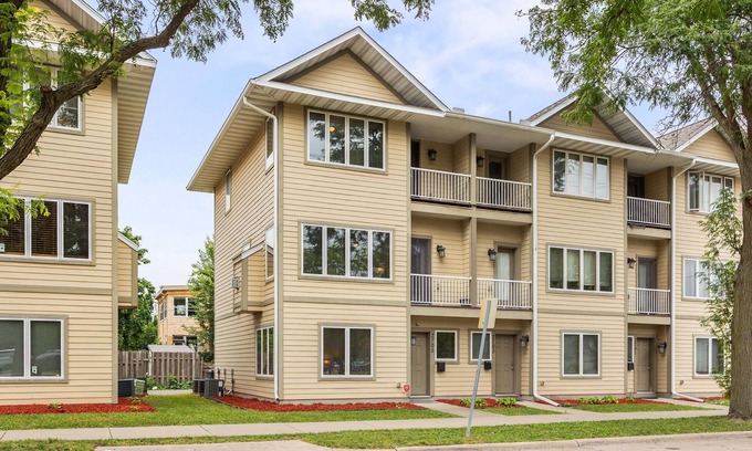 Longfellow Casa | 3-bedroom townhome with king beds two car attached garage two pull out couches