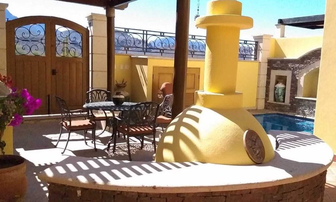 Nopolo Casa | 3-bedroom Townhome with Private Pool and AC