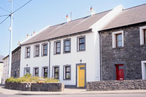 Ballyvaughan Casa | 3 bedroom Townhouse in the heart of the Burren