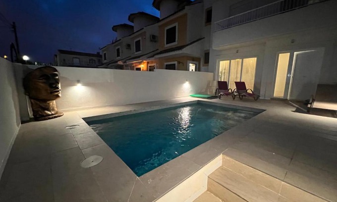Orihuela Costa Casa | Casa adosada de 3 dormitorios con piscina privada en playa flamenca