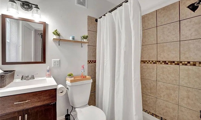 North Buffalo Casa | 3 Bedroom unit in Buffalo