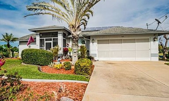 Rotonda Lakes Casa | 3-bedroom vacation home just 8 minutes to Manasota Key Beach