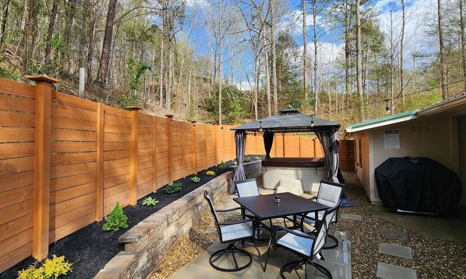 Caton Casa | 3-bedroom vacation home just 19 minutes from The Island at Pigeon Forge
