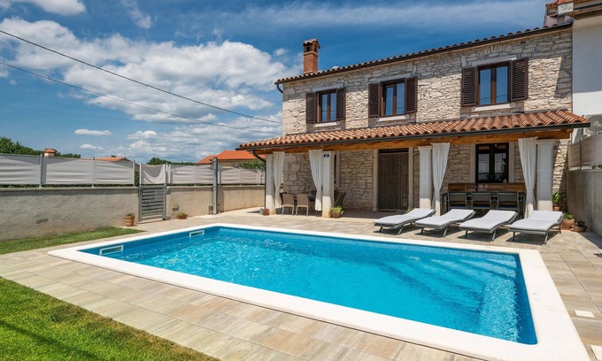Muntic Casa | 3 Bedroom Villa in Pula