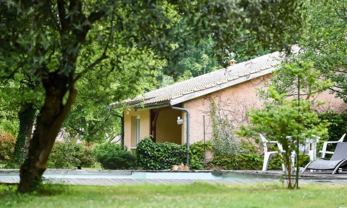 Vensac Villa | 3 bedroom Villa, sleeps 7 in Vensac with Pool and WiFi