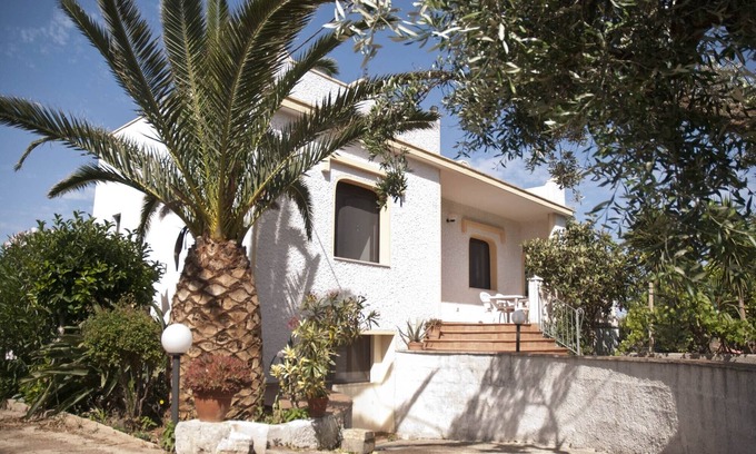 Ugento Villa | 3 dormitorios con piscina juego en su propio olivar