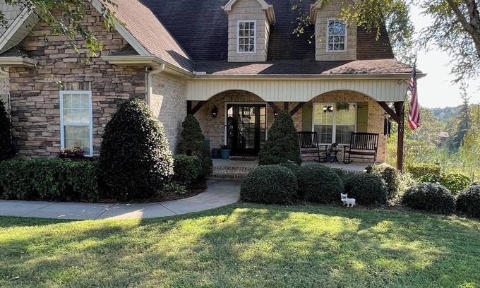 Stokes Casa | 3 Bedroom w/hot tub in Yadkin Wine Country Pet Friendly