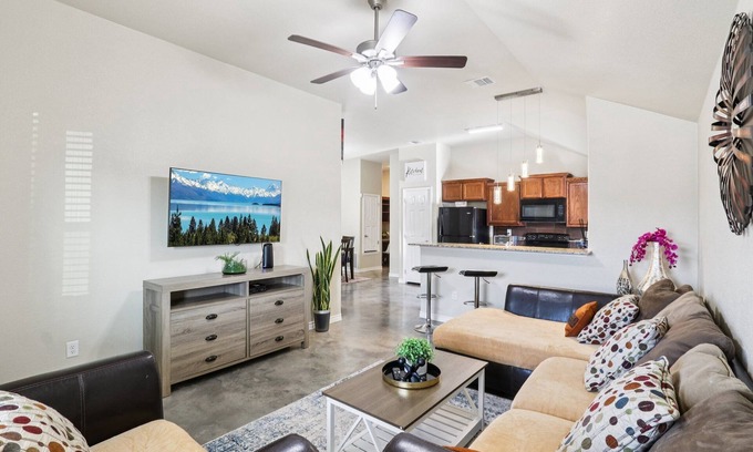 Copperas Cove Casa | 3-bedroom, with an office, fenced backyard and short drive to fort Cavazos