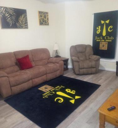 Schenectady Apartamento | 3 bedroom with free parking