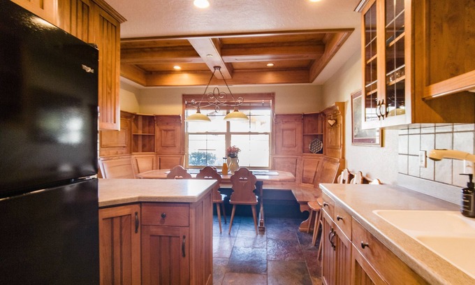 Midway Condominio | 3 Bedroom Zermatt Villages 773 Condo