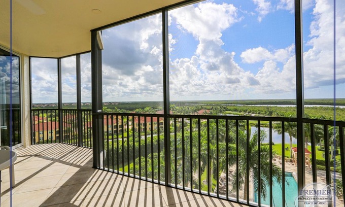 Hammock Bay Condominio | 3 BEDROOM4 BATHROOM HIGH IN THE SKY CONDO AT HAMMOCK BAY GOLF & COUNTRY CLUB