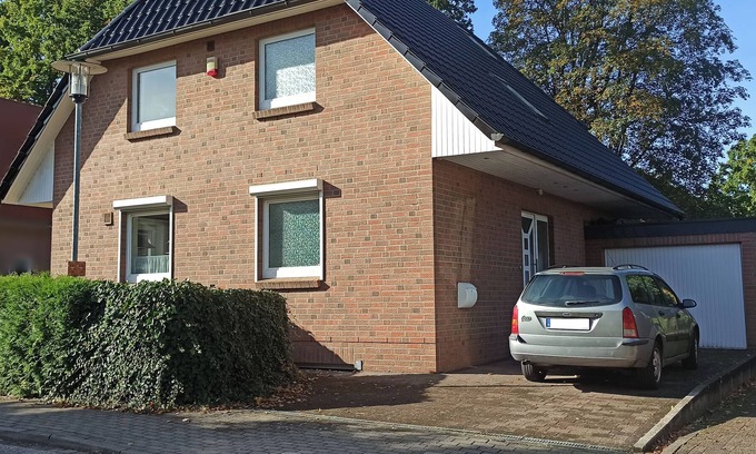 Norderstedt Condominio | 3 bedrooms 6 guests quiet 110sqm near the airport