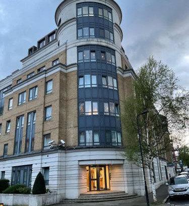 Maida Vale Apartamento | 3 Bedrooms Apartment with security 24 hours