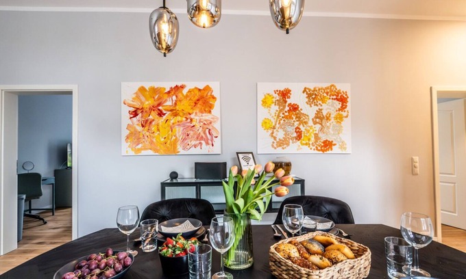 Brunsbuttel Apartamento | 3 bedrooms, eat-in kitchen, new bathroom/toilet - modern listed old building