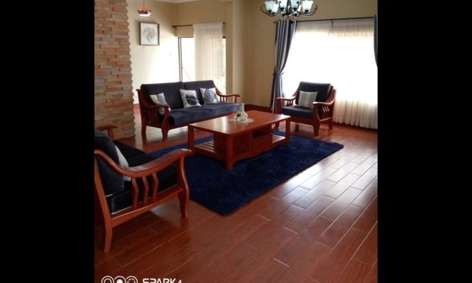 Lusaka Villa | Exclusiva casa de 3 recámaras en Mass Media